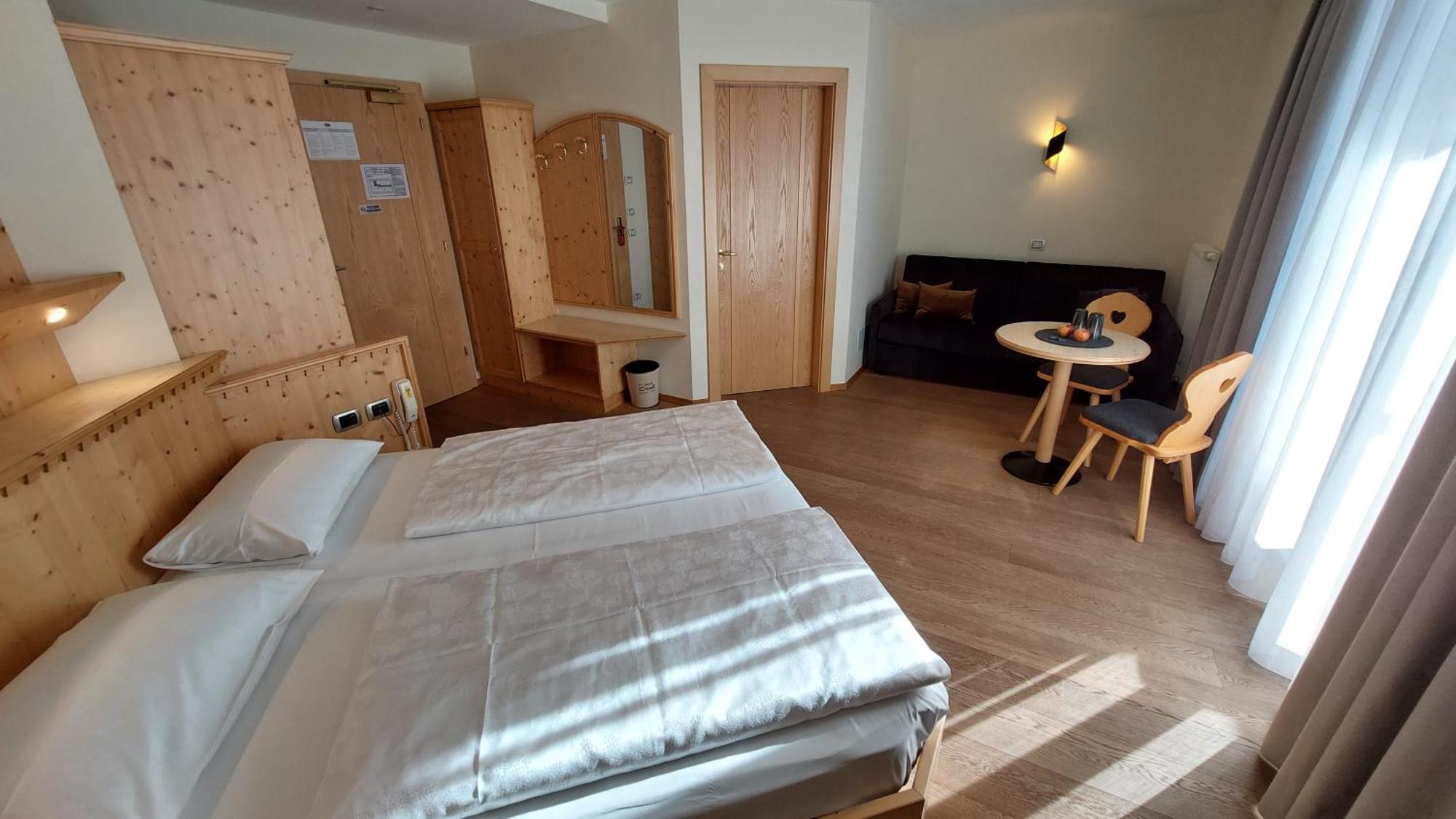 Hotel Cristallo Santa Cristina Val Gardena 外观 照片