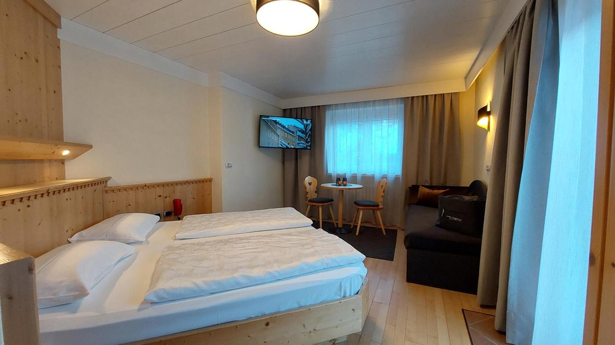 Hotel Cristallo Santa Cristina Val Gardena 外观 照片